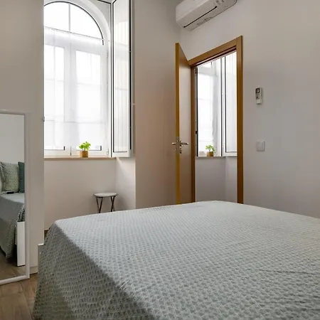 Red Door Flat By Trip2portugal Figueira da Foz